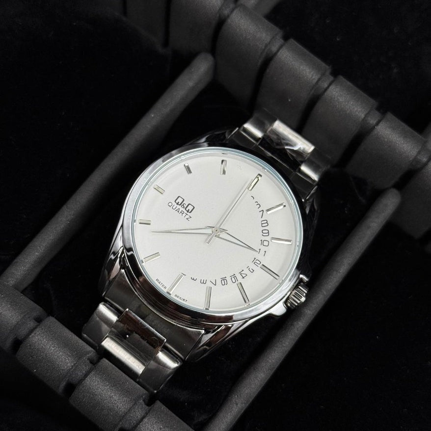 Q&Q Date Plateado Tablero Blanco