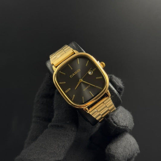 Casio Cuadrado Clasico Dorado Tablero Negro
