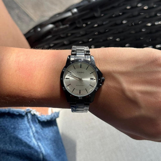 Casio Mujer Clasico Negro Tablero Plateado