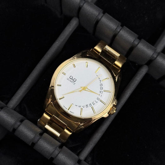 Q&Q Date Dorado Tablero Blanco
