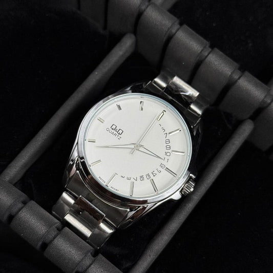 Q&Q Date Plateado Tablero Blanco